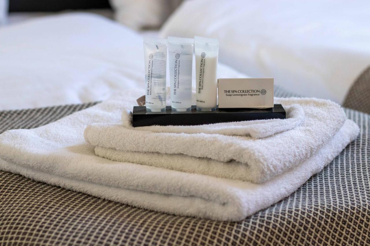 The Town Hotel Studios Appartments Zuidzande ภายนอก รูปภาพ