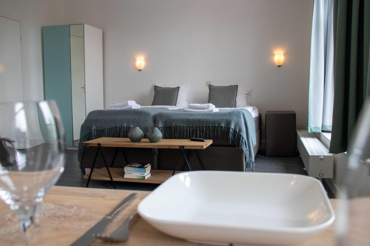 The Town Hotel Studios Appartments Zuidzande ภายนอก รูปภาพ
