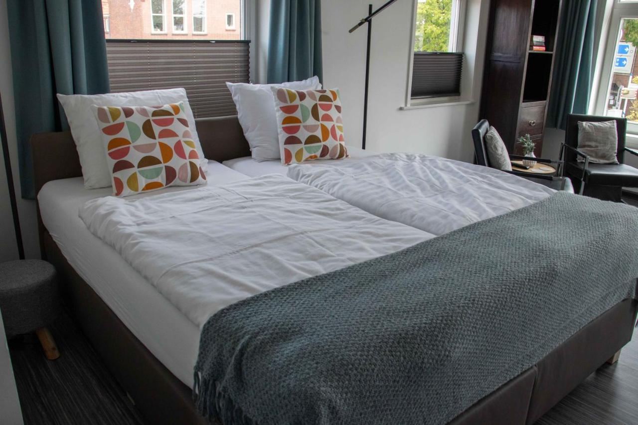 The Town Hotel Studios Appartments Zuidzande ภายนอก รูปภาพ